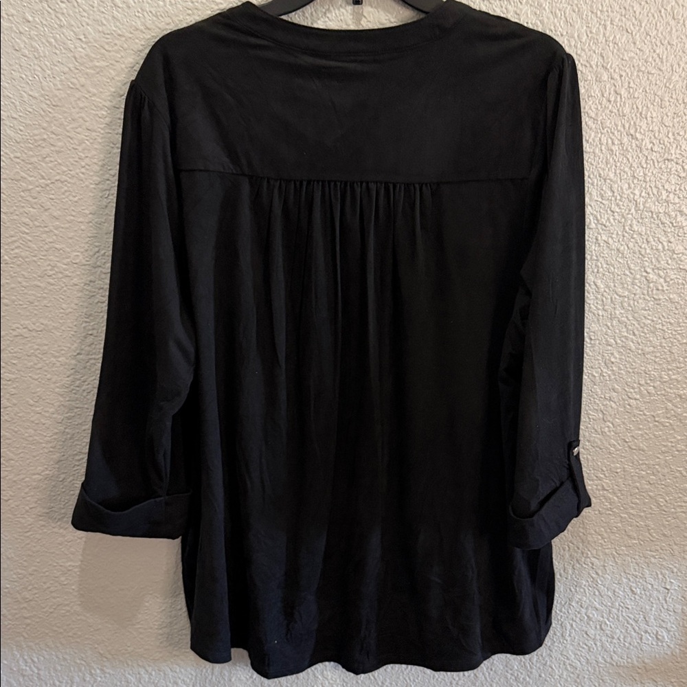 Wonderly Black V-Neck Button-Front Pleated Tunic Top size 2X - Picture 4 of 6